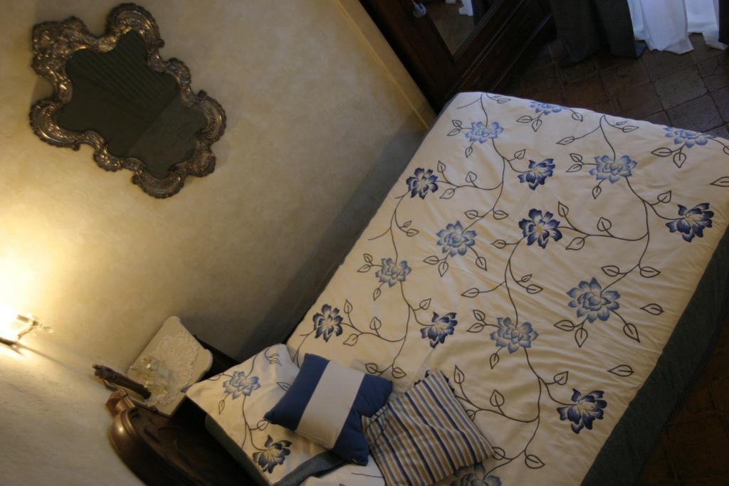 مبيت وإفطار Tovo San Giacomo Casa Nobile الغرفة الصورة